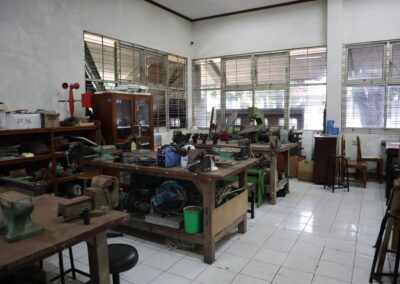 Ruang Laboratorium Fisika FMIPA UM