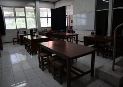 Ruang Laboratorium Fisika FMIPA UM