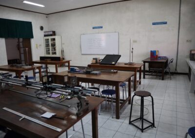 Ruang Laboratorium Fisika FMIPA UM